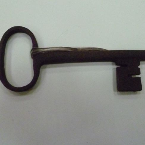 Ключ старинный.