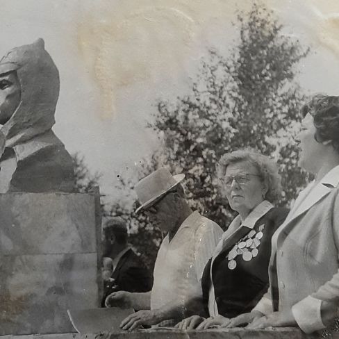 Фотография ч/б. Открытие памятника героям Гражданской войны в с.Черемисском.