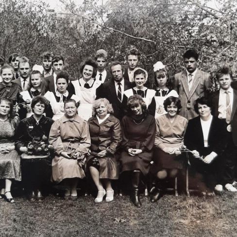 Фотография ч/б. 10 класс Черемисской школы, выпуск 1990г.